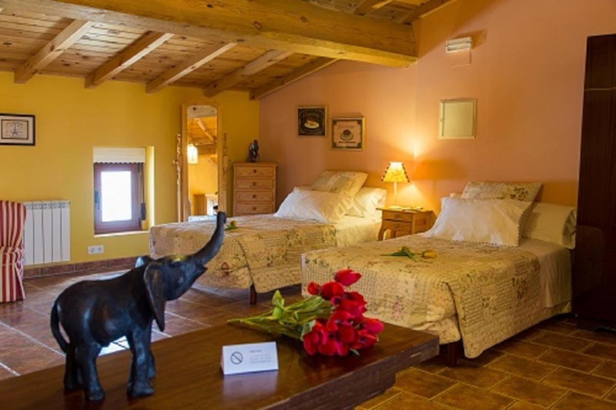 Beautiful Alamedas - Una Casa Rural Con Una Historia Unica Castronuno Exterior photo